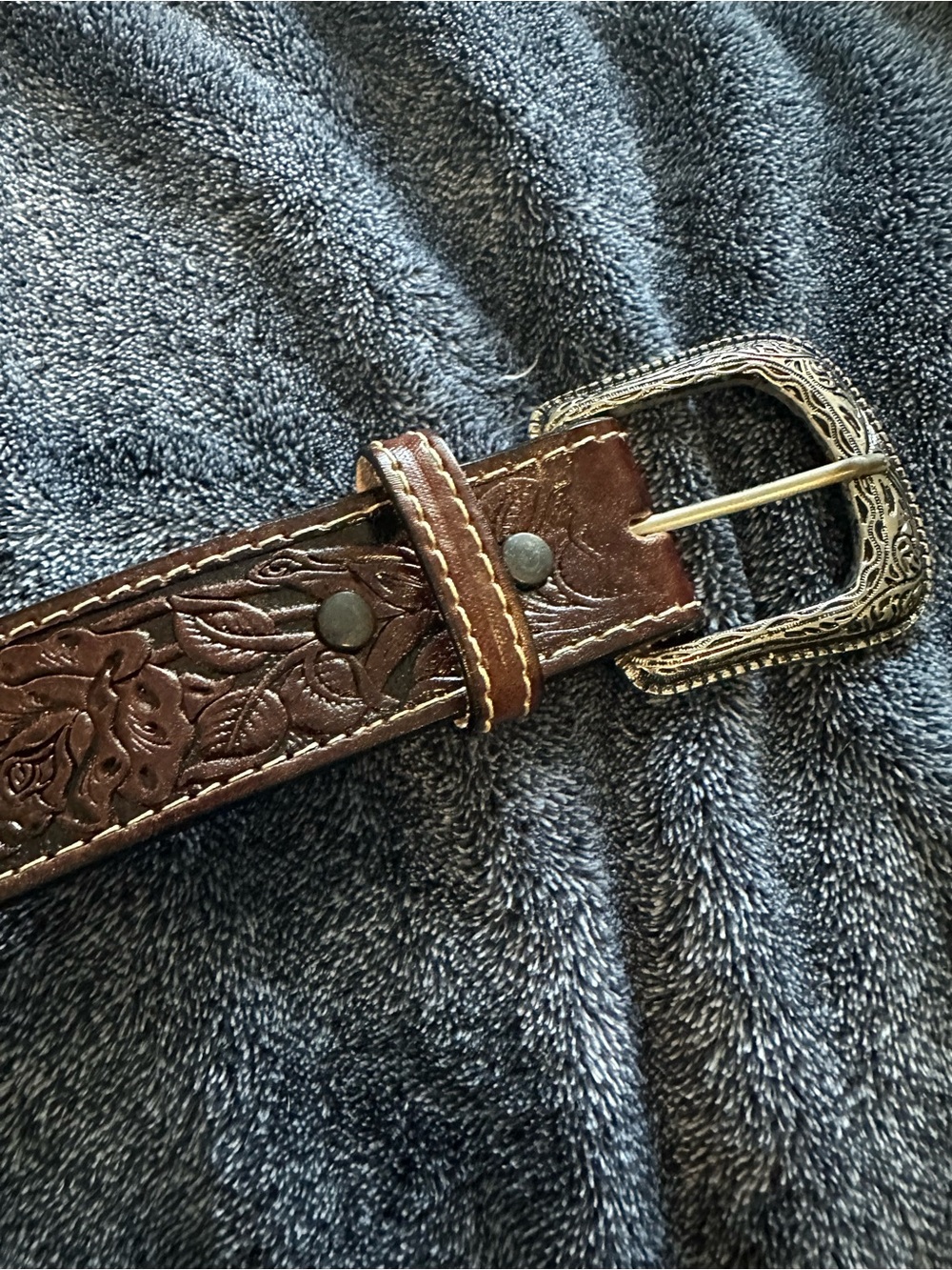 Vintage embroidered leather belt